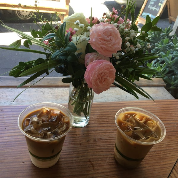 6/22/2019 tarihinde Jane L.ziyaretçi tarafından Provender Coffee'de çekilen fotoğraf
