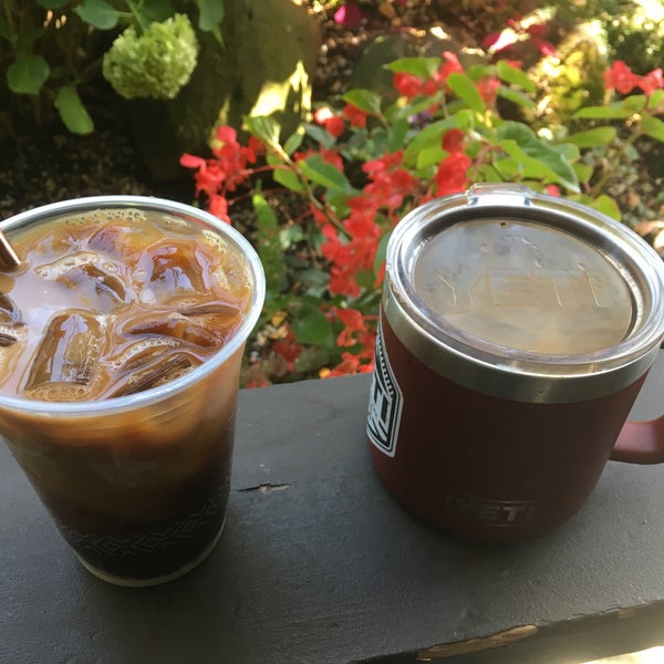 Foto tirada no(a) Peet&#39;s Coffee &amp; Tea por Jane L. em 9/17/2019