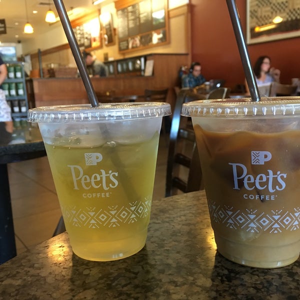 Foto tirada no(a) Peet&#39;s Coffee &amp; Tea por Jane L. em 7/23/2018