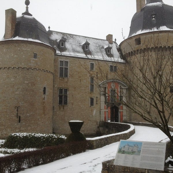Foto tirada no(a) Château de Lavaux-Sainte-Anne por Christian M. em 2/25/2013