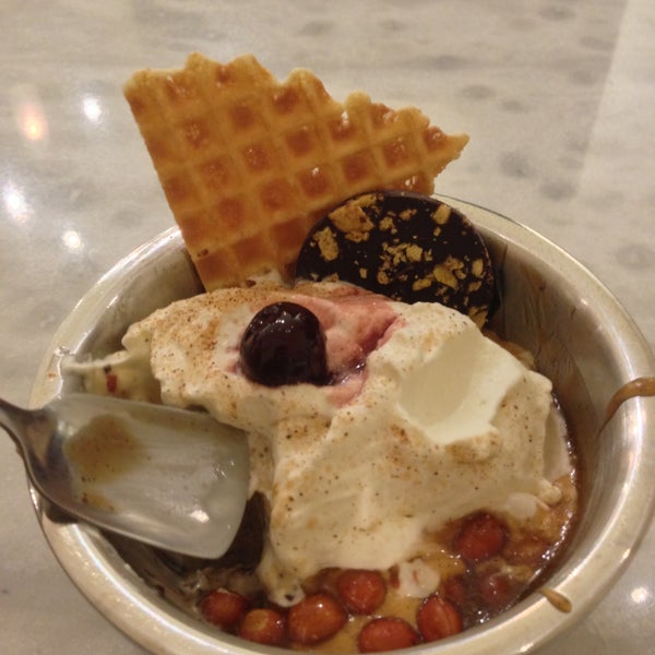 4/24/2013에 John M.님이 Jeni&#39;s Splendid Ice Creams에서 찍은 사진