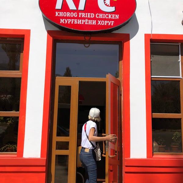 Kfc таджикистан. кфс дар душанбе. очередь в kfc. Kfc в душанбе. кфс в таджикистане душанбе.