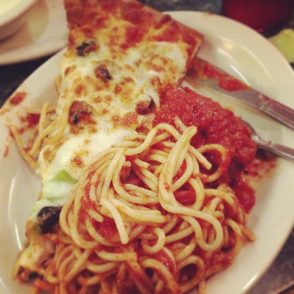 1/18/2013にJulian S.がLa Bella Pizzaで撮った写真