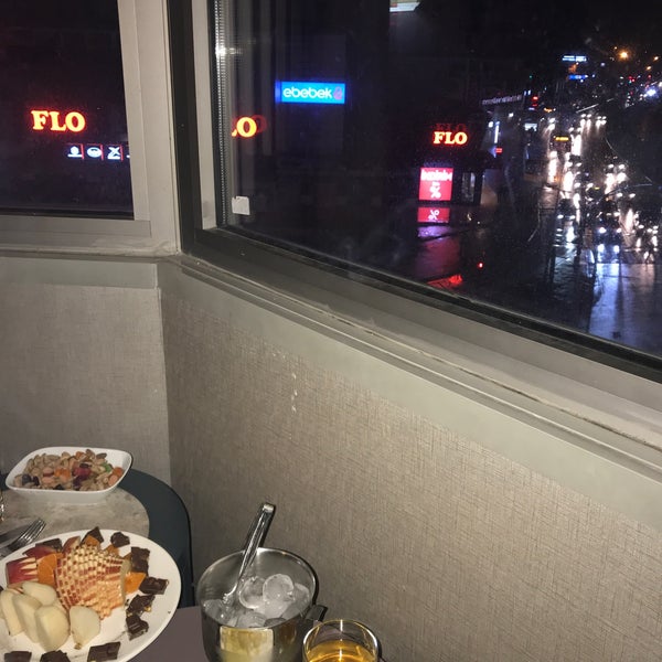 Das Foto wurde bei Kervansaray Bursa City Hotel von ⭕️Z❗️ am 3/20/2021 aufgenommen