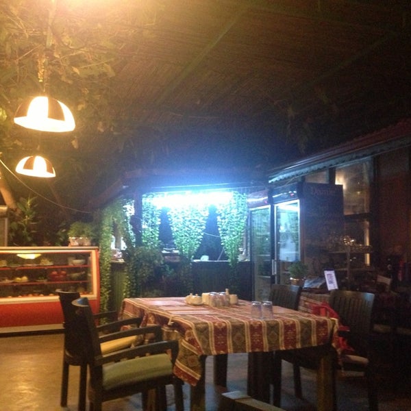 8/25/2013에 Fatih님이 Bilgin Cafe &amp; Restaurant에서 찍은 사진