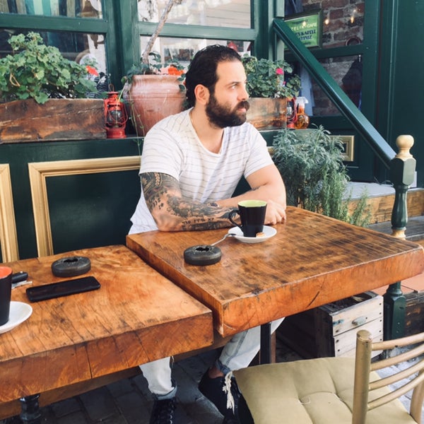 10/3/2019にVakur B.がMüzelik Cafe Çengelköyで撮った写真