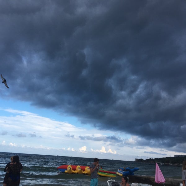 Снимок сделан в OTRADA Beach Club пользователем Леся К. 6/30/2018