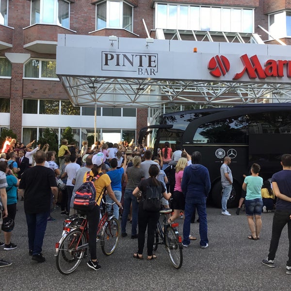 รูปภาพถ่ายที่ Heidelberg Marriott Hotel โดย タキシード 枯. เมื่อ 9/9/2018