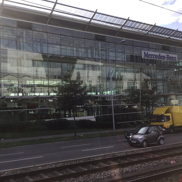 Mercedes Forum Automotive Shop In Feuerbach