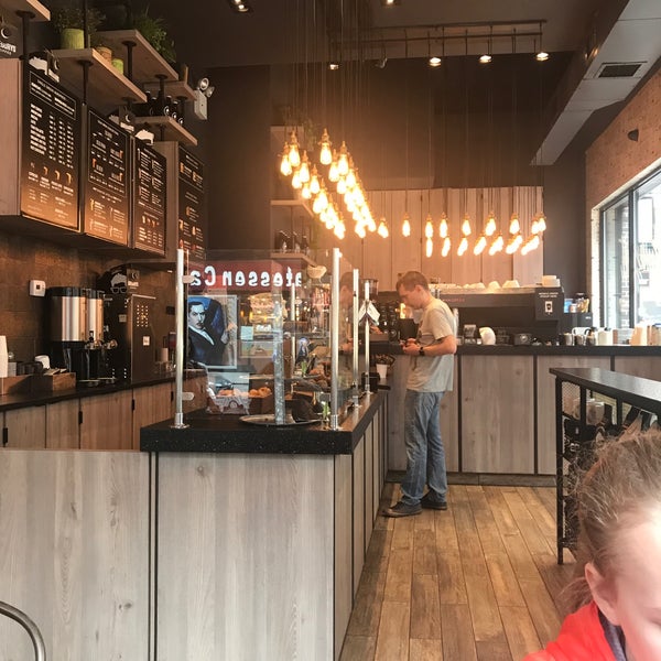 Photo taken at Gregorys Coffee by Lovísa G. on 6/10/2018