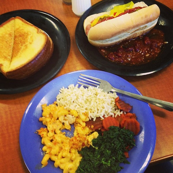 Brandywine Dining Commons College Cafeteria in University of