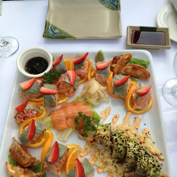 Das Foto wurde bei Vargas Steakhouse &amp; Sushi von Isabel R. am 6/1/2013 aufgenommen