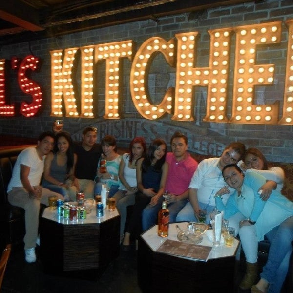 Foto diambil di Hell&#39;s Kitchen oleh Maffer P. pada 3/20/2013