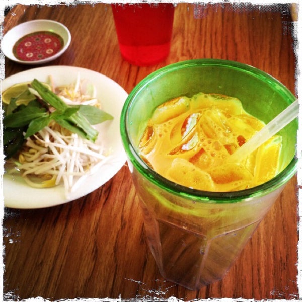 2/14/2014 tarihinde Jana S.ziyaretçi tarafından Viet Thai Cafe'de çekilen fotoğraf