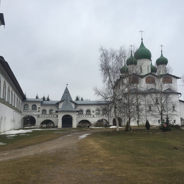 Николо Вяжищский монастырь осень