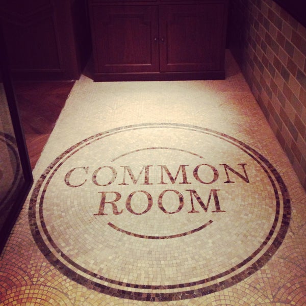 Foto diambil di Common Room oleh Aaron M. pada 4/15/2013