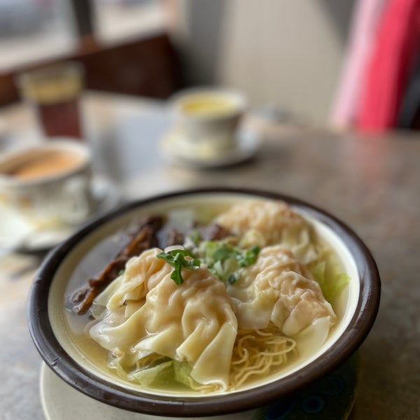 Ming's Noodle Cafe 明記粥麵茶餐廳 방문자 449명의 팁 21개