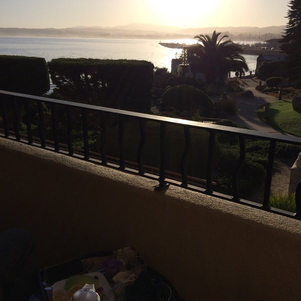 Foto diambil di Monterey Bay Inn oleh Ilknur A. pada 10/29/2015