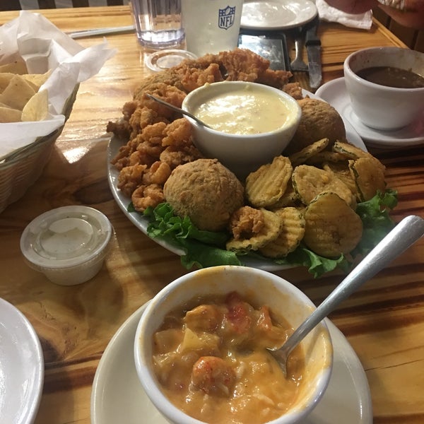 Photo taken at Al-T&#39;s Seafood &amp; Steakhouse by Angel M. on 3/11/2018