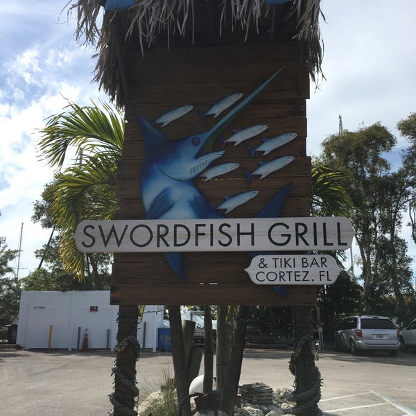 Foto tirada no(a) Swordfish Grill por Julie A. em 3/5/2016