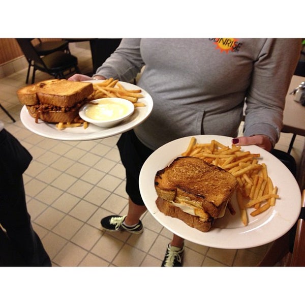 3/16/2013 tarihinde Robert I.ziyaretçi tarafından Sunrise Cafe of Ocean City NJ'de çekilen fotoğraf