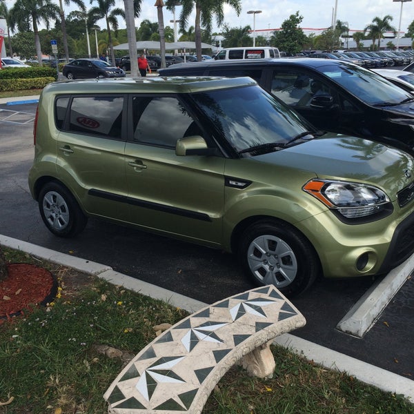 West Palm Beach Kia Car Dealership