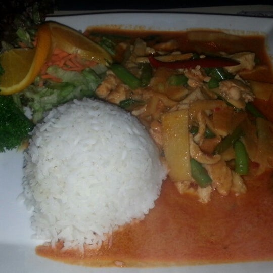 Das Foto wurde bei Royal Thai Restaurant von Deepesh B. am 5/31/2014 aufgenommen