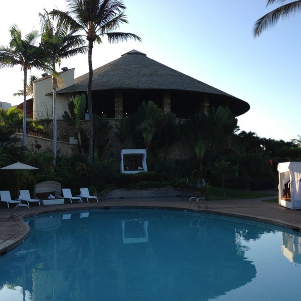 Foto diambil di Hotel Wailea Pool oleh Marcus Z. pada 12/28/2012