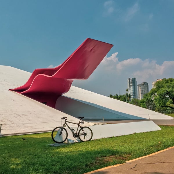 Снимок сделан в Auditório Ibirapuera Oscar Niemeyer пользователем MBS j. 12/6/2018