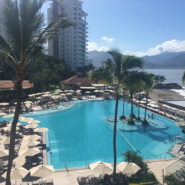 Foto tirada no(a) Marriott Puerto Vallarta Resort &amp; Spa por Claudia F. em 9/21/2019