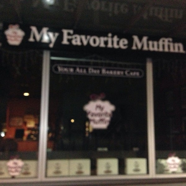 7/27/2013 tarihinde Sara G.ziyaretçi tarafından My Favorite Muffin'de çekilen fotoğraf