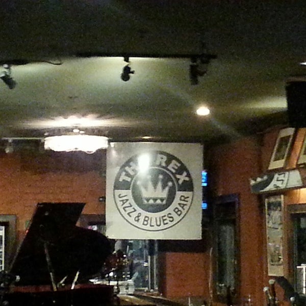 11/28/2014에 Bruce B.님이 The Rex Hotel Jazz &amp; Blues Bar에서 찍은 사진