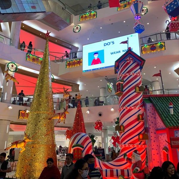 Foto diambil di South City Mall oleh Anirban M. pada 12/27/2021