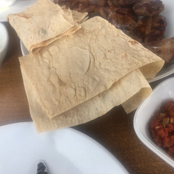 Photo prise au Yeşil Vadi Restaurant par Nalan le8/20/2019