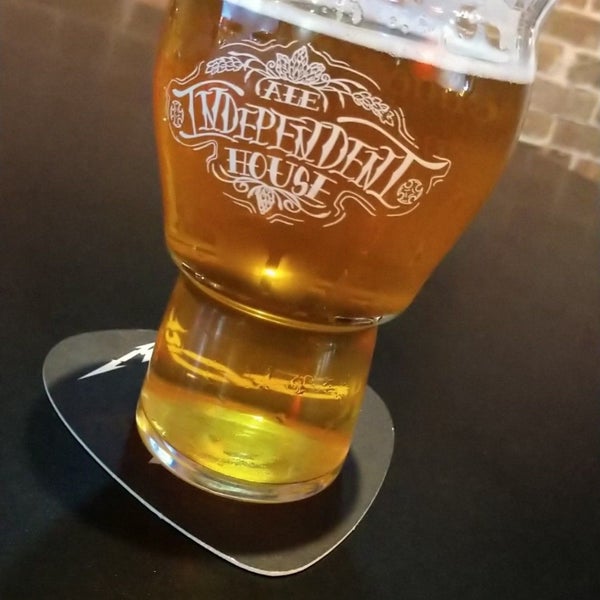Photo taken at Independent Ale House by Panda B. on 10/5/2019