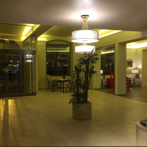 6/3/2018 tarihinde Tamara Z.ziyaretçi tarafından Grand Hotel Minerva'de çekilen fotoğraf
