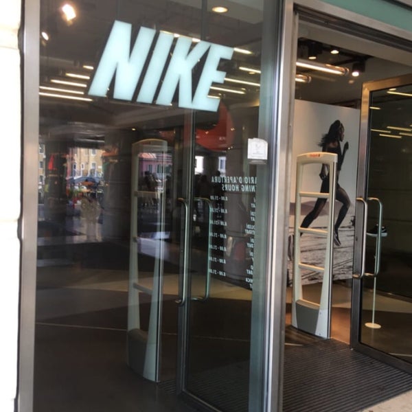 nike store venice grand canal mall