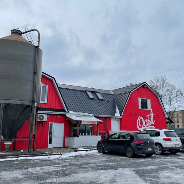 Photo taken at Niagara Oast House Brewers by Spatial Media on 1/28/2023