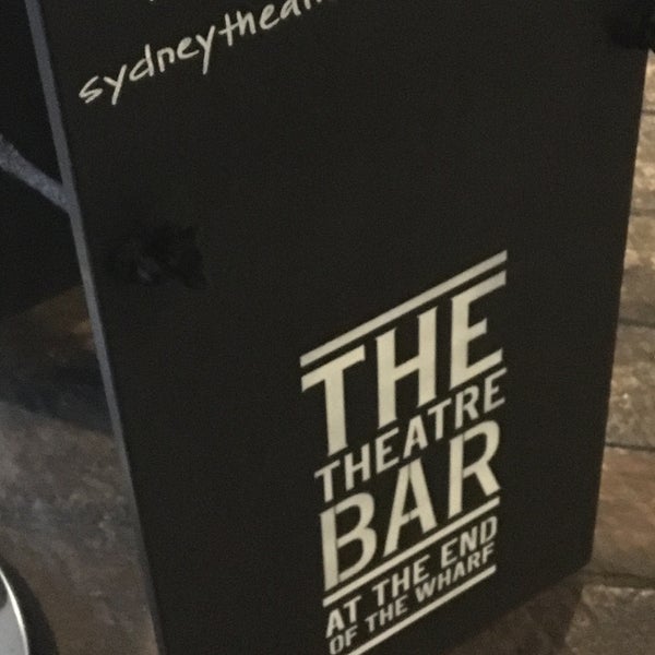8/16/2016에 Spatial Media님이 The Theatre Bar at the End of the Wharf에서 찍은 사진