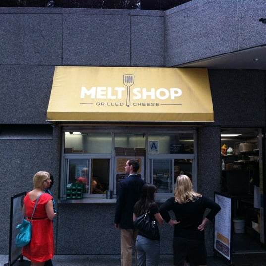 รูปภาพถ่ายที่ Melt Shop โดย Matt R. เมื่อ 10/3/2012