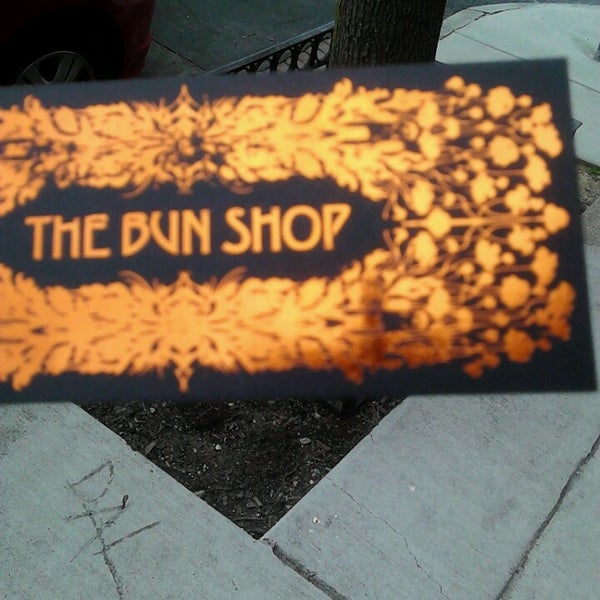 Foto tirada no(a) The Bun Shop por BJ em 4/15/2013