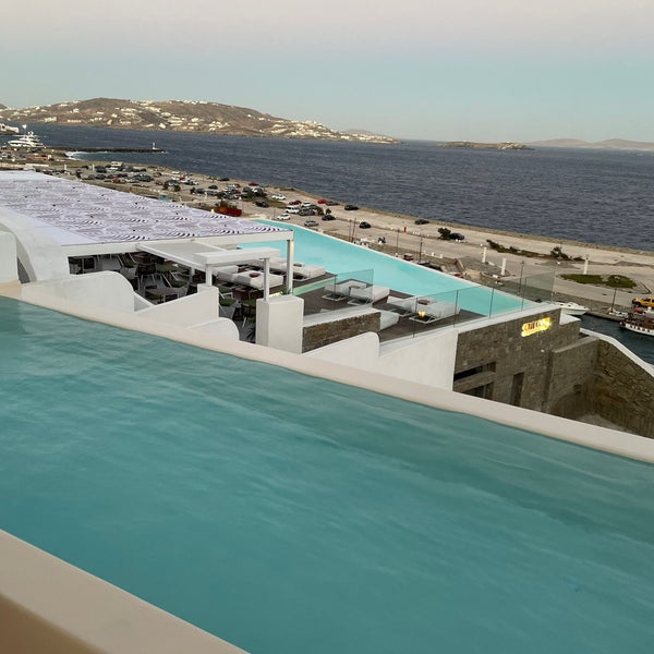 Foto diambil di Kouros Hotel &amp; Suites oleh N K pada 8/3/2022