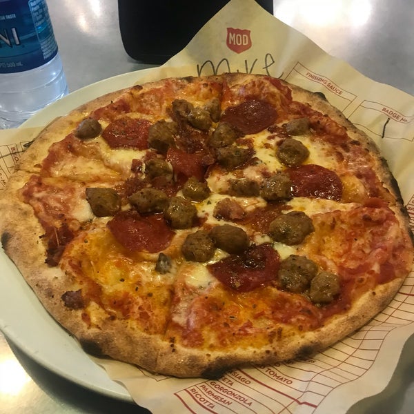 Photo taken at Mod Pizza by Michael T. on 6/3/2018