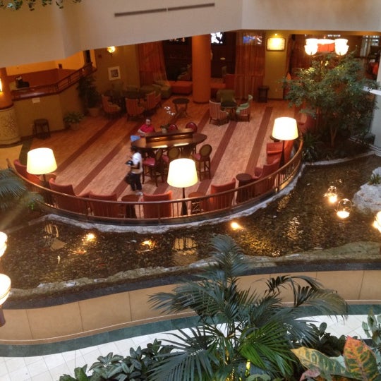 10/1/2012 tarihinde Katy O.ziyaretçi tarafından Renaissance Oklahoma City Convention Center Hotel'de çekilen fotoğraf