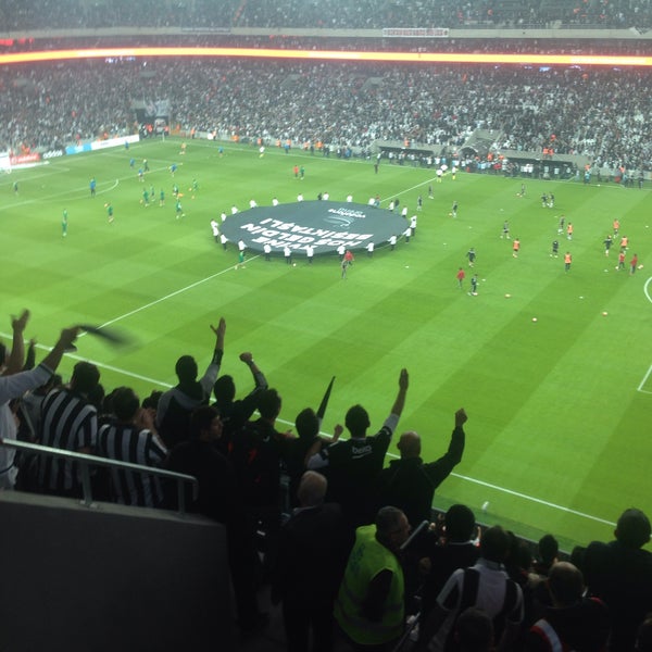 Photo taken at Tüpraş Stadyumu by Dr.Celik on 4/11/2016