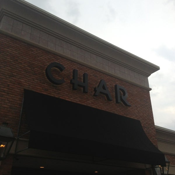 Foto tomada en Char Restaurant  por Mad G. el 6/16/2013