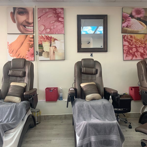 Uptown Nail Salon Hillcrest San Diego, CA