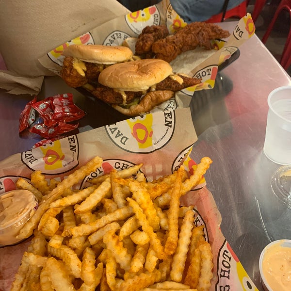 Photo taken at Dave’s Hot Chicken by Tota🤍 on 1/17/2020