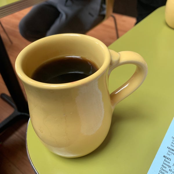 Photo taken at Snooze, an A.M. Eatery by Tota🤍 on 3/13/2020