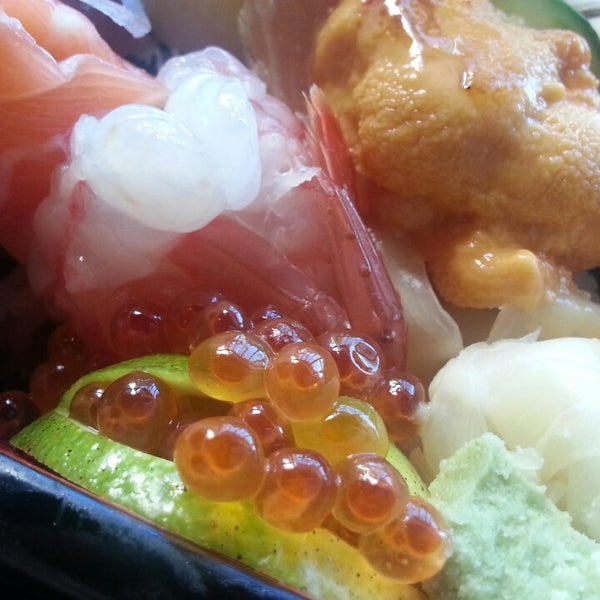 Foto tomada en Mizuki Japanese Cuisine &amp; Sushi  por G Z. el 5/9/2014